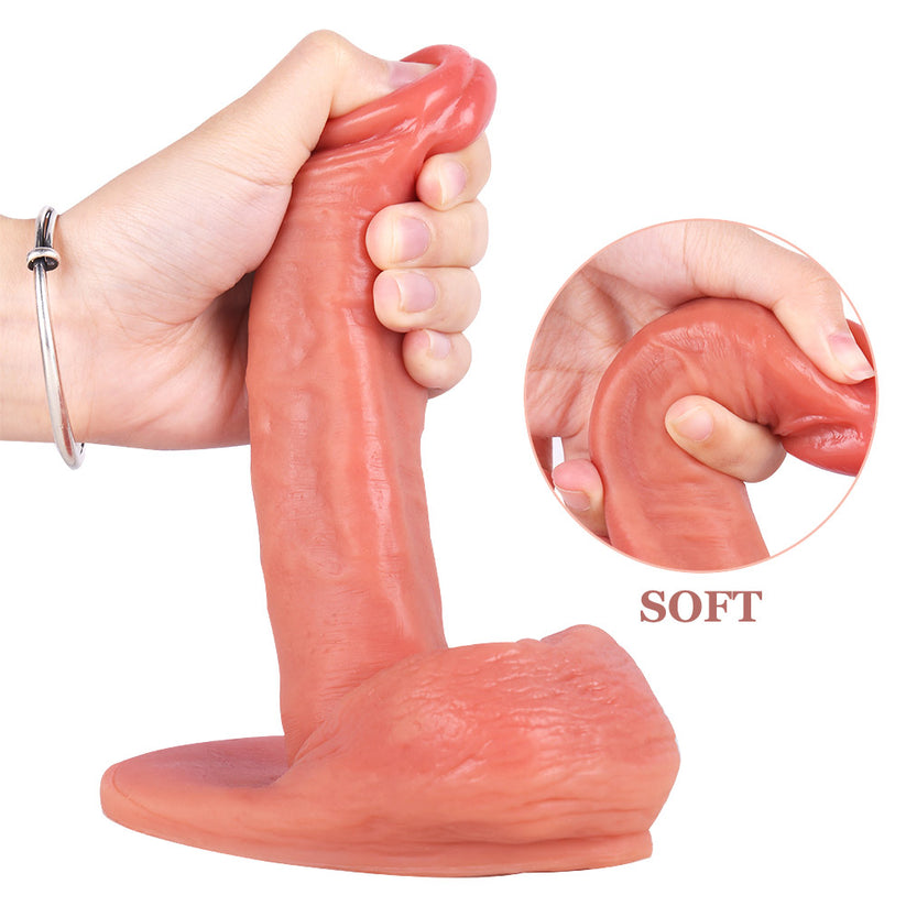 Schlanker realistischer Dildo mit Saugnapf in Pink