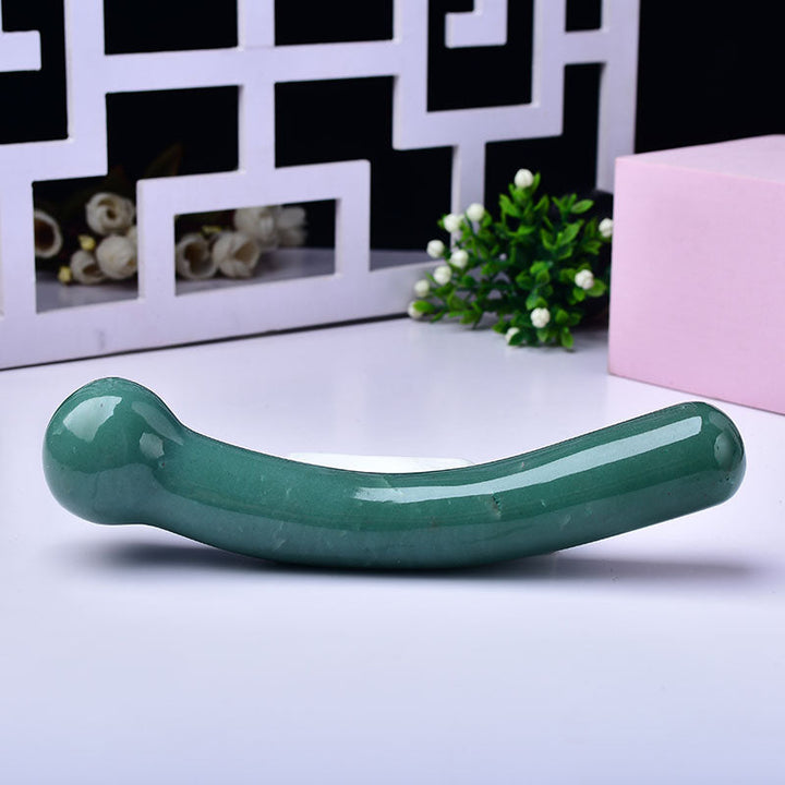 Grüner Aventurin-Dildo aus gebogenem Kristall